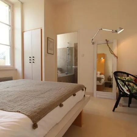 Bed and breakfast Vignoble Château Piéguë - Winery 3*