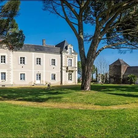 Vignoble Chateau Piegue - Winery