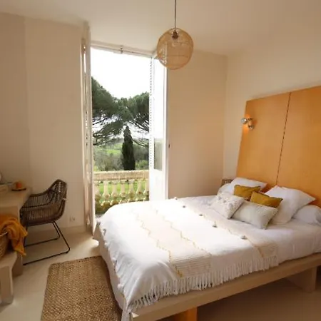 Bed and breakfast Vignoble Château Piéguë - Winery 3*